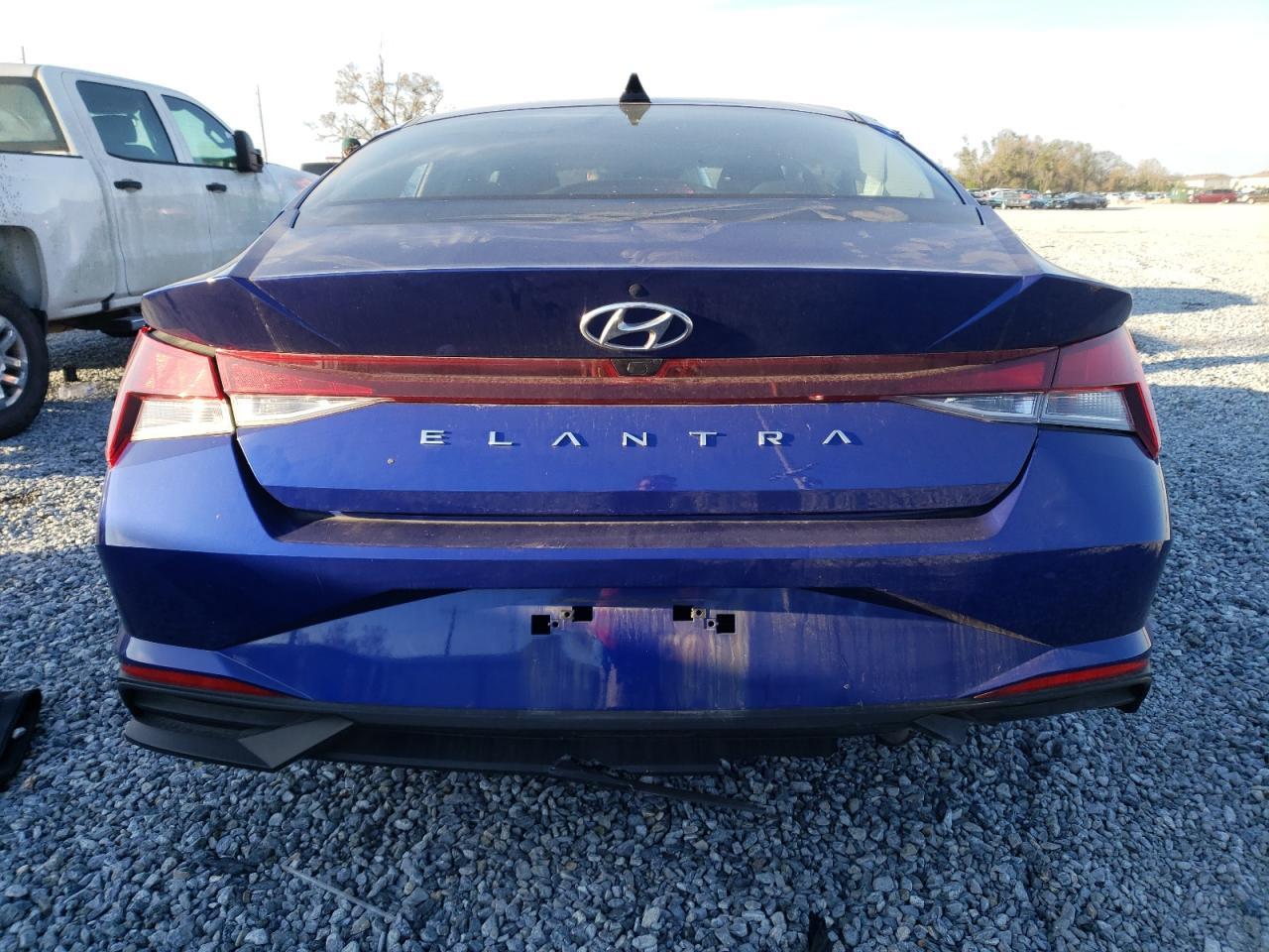 2023 HYUNDAI ELANTRA SE - Фото 6