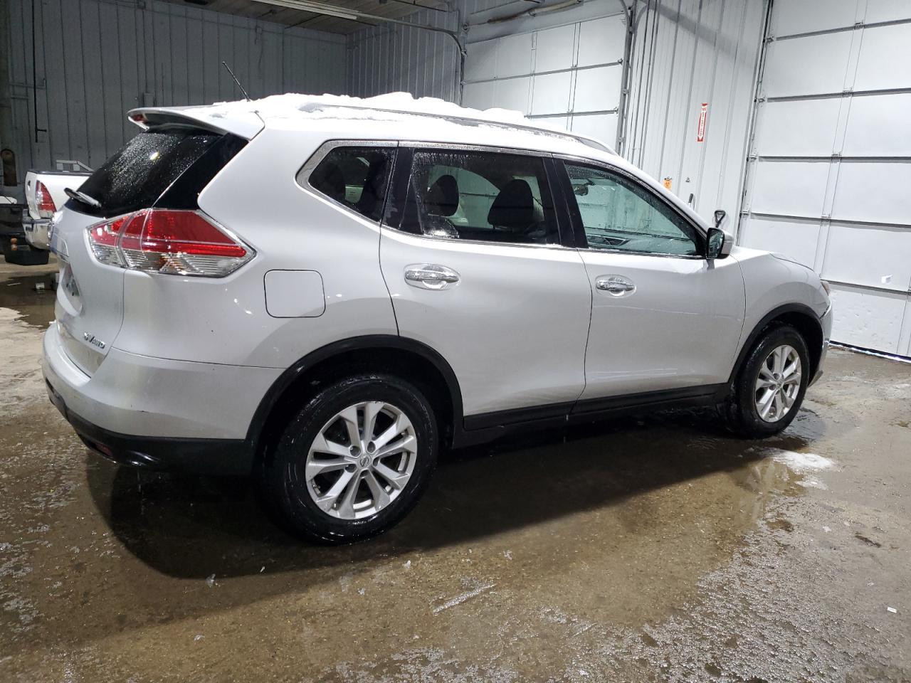 2015 NISSAN ROGUE S - Фото 3