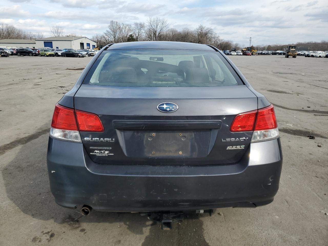 2011 SUBARU LEGACY 2.5 - Image 6
