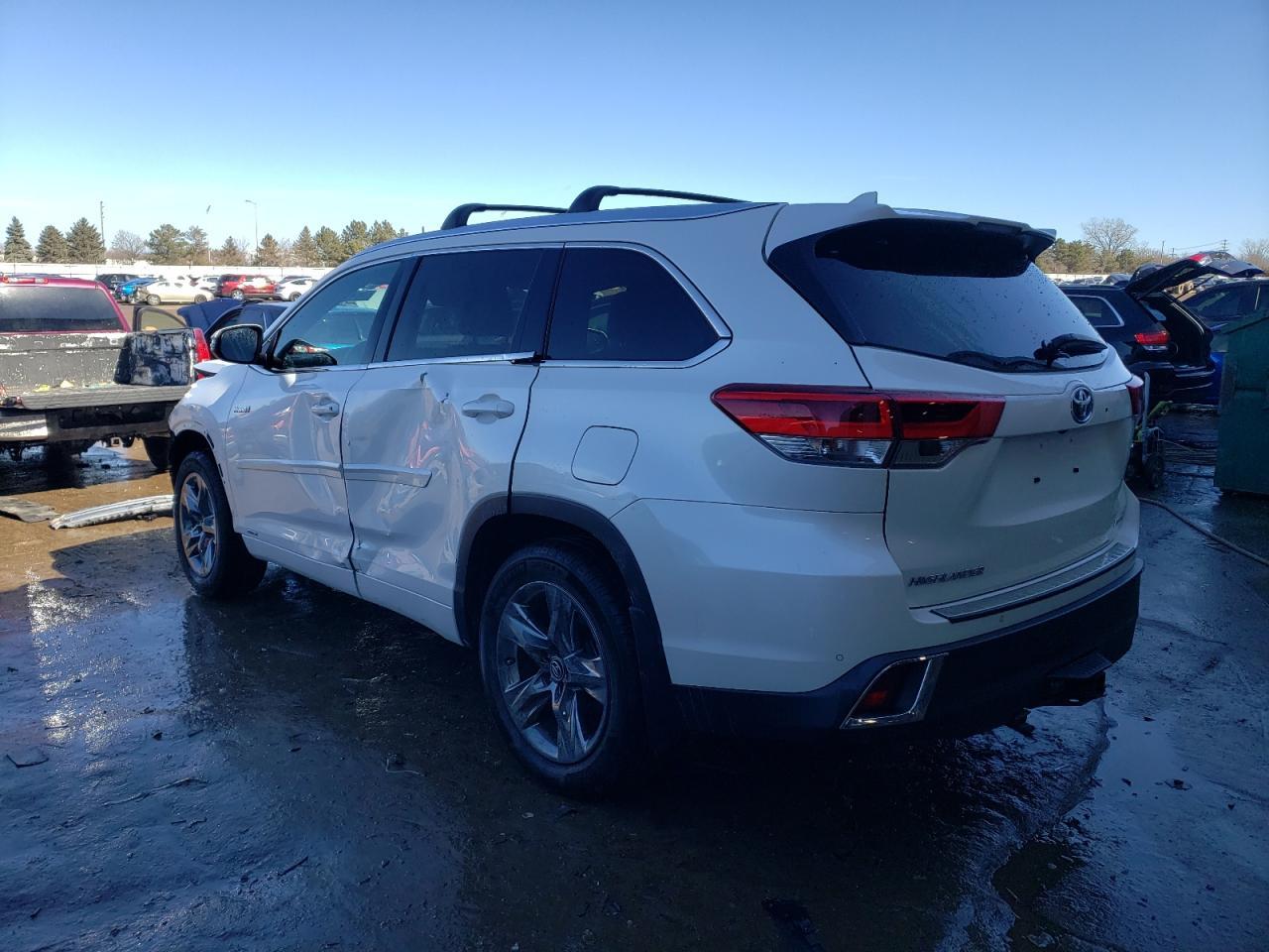 2019 TOYOTA HIGHLANDER - Image 2