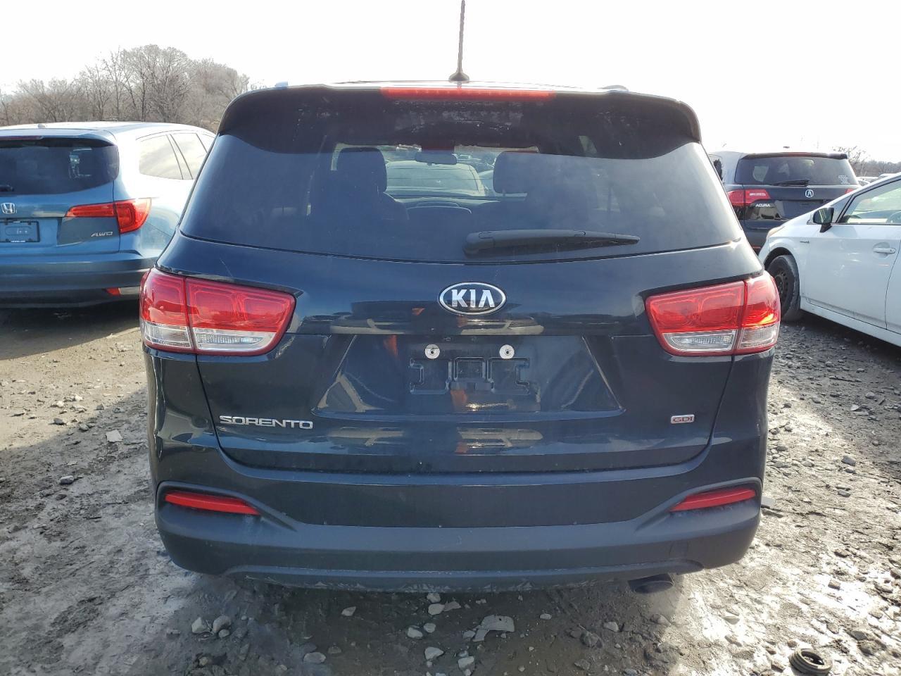 2017 KIA SORENTO LX - Image 6