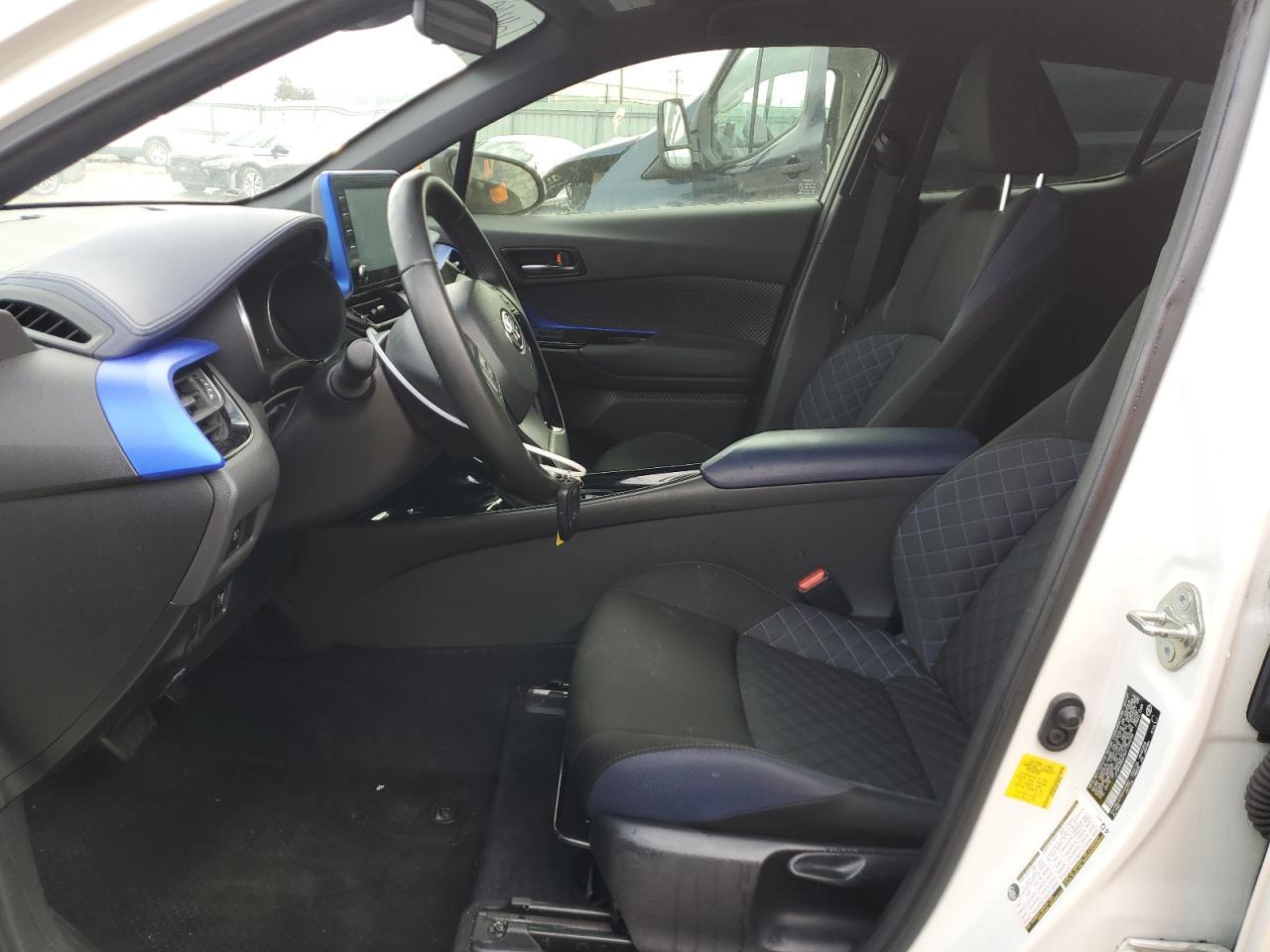 2021 TOYOTA C-HR XLE - Фото 7