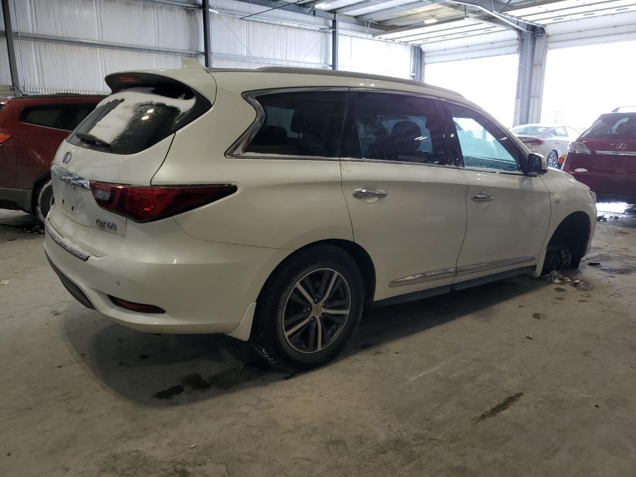 2019 INFINITI QX60 LUXE - Image 3