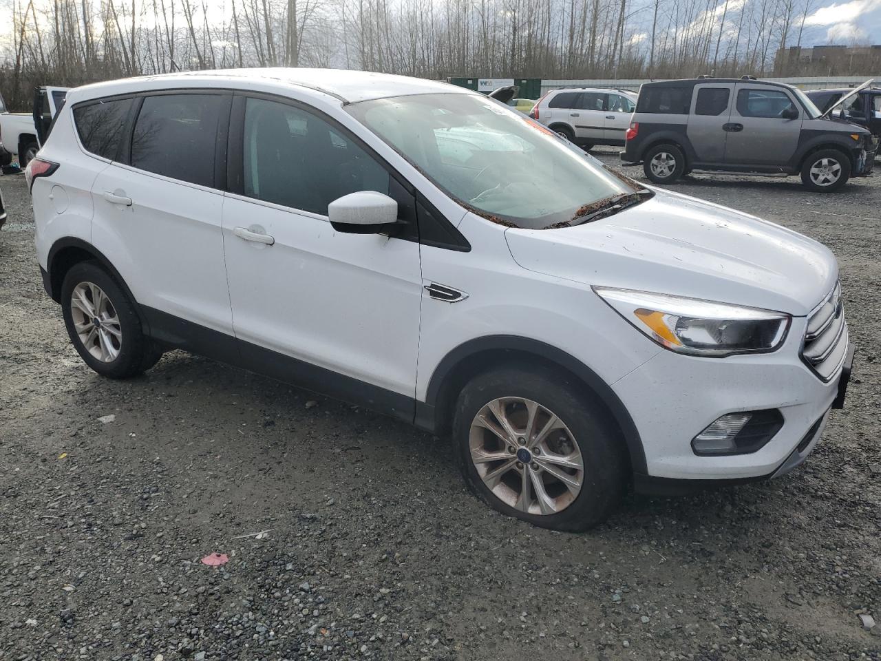 2017 FORD ESCAPE SE - Фото 4