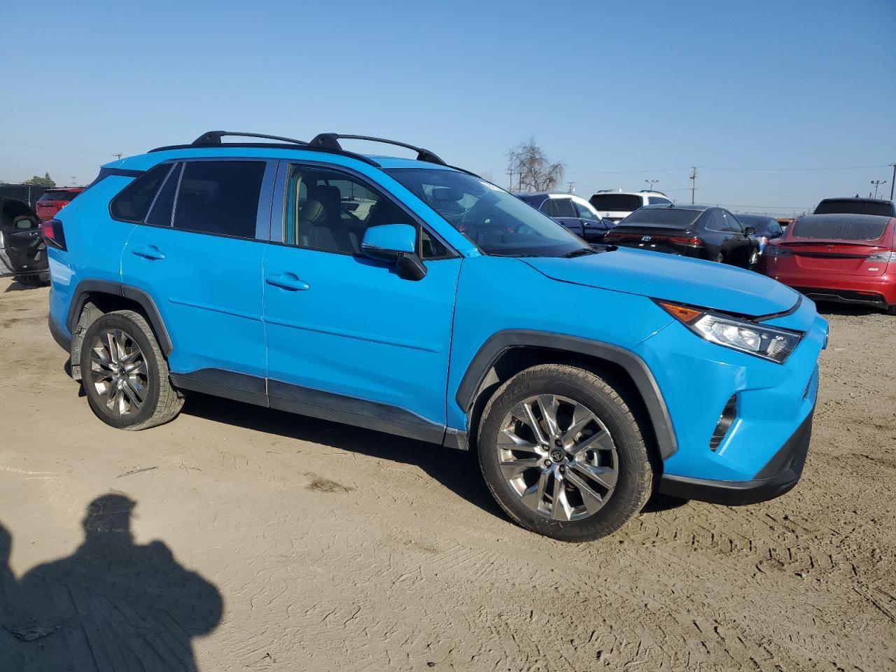 2020 TOYOTA RAV4 XLE P - Фото 4