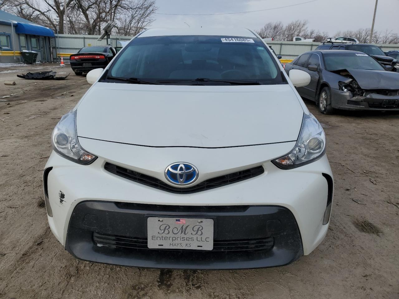 2016 TOYOTA PRIUS V - Image 5