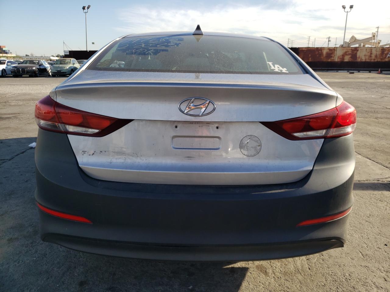 2017 HYUNDAI ELANTRA SE - Image 6