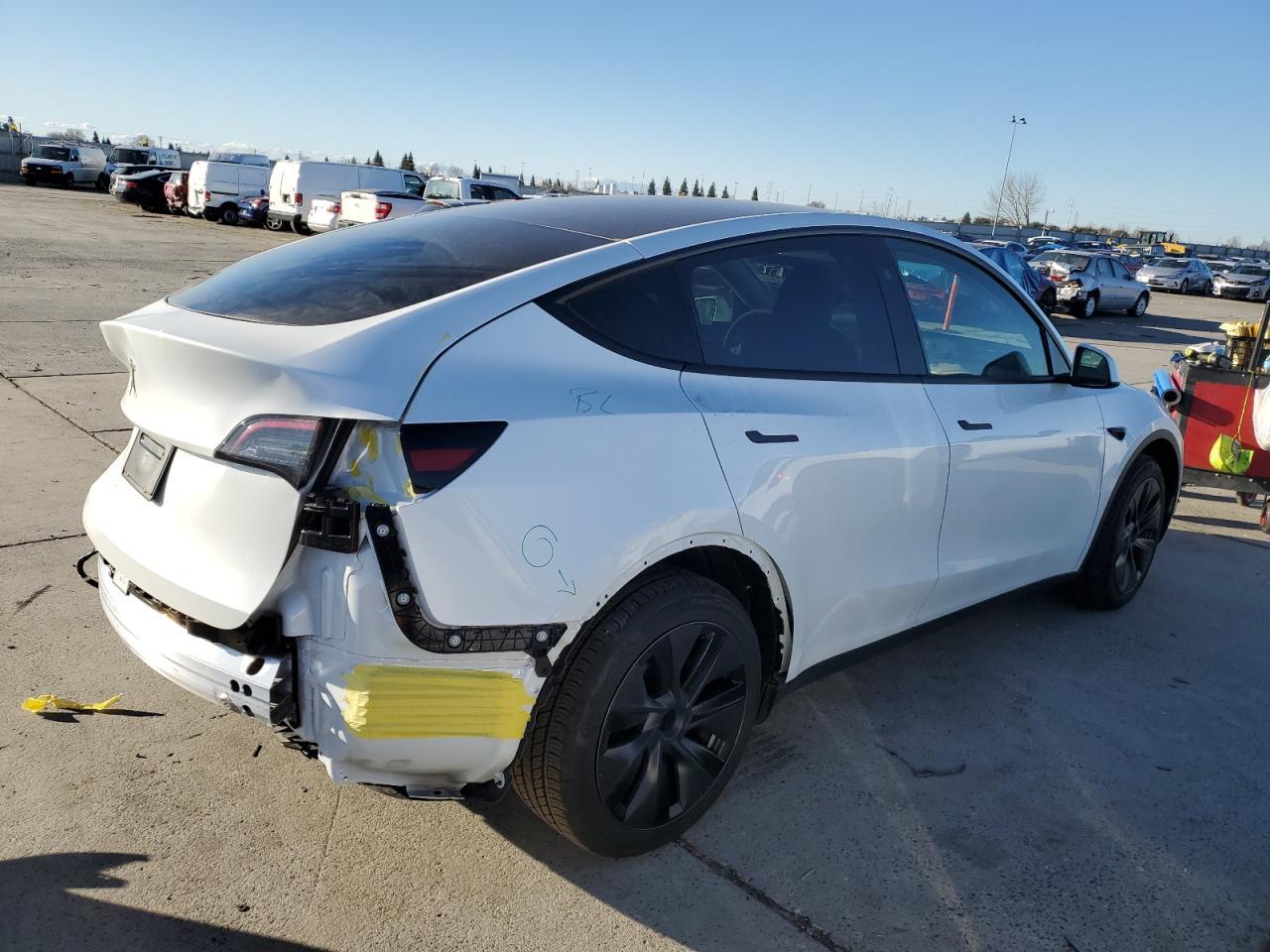 2025 TESLA MODEL Y - Image 3