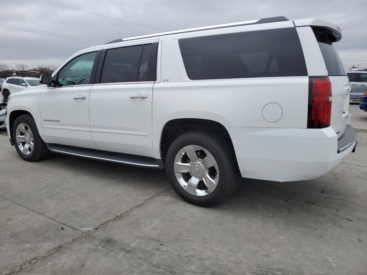 2016 CHEVROLET SUBURBAN K - Image 2