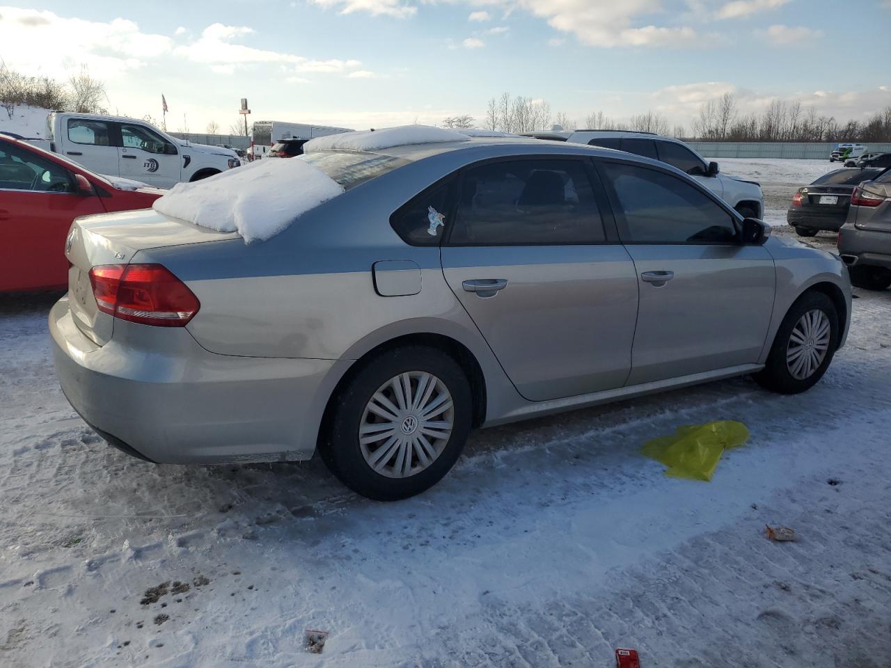 2014 VOLKSWAGEN PASSAT S - Фото 3
