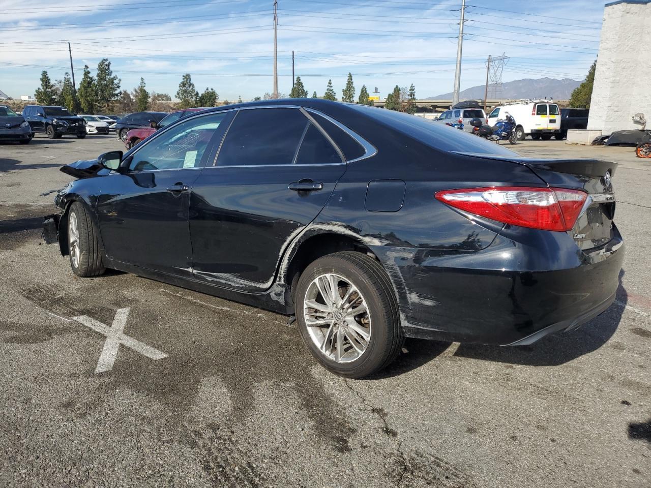 2017 TOYOTA CAMRY LE - Фото 2