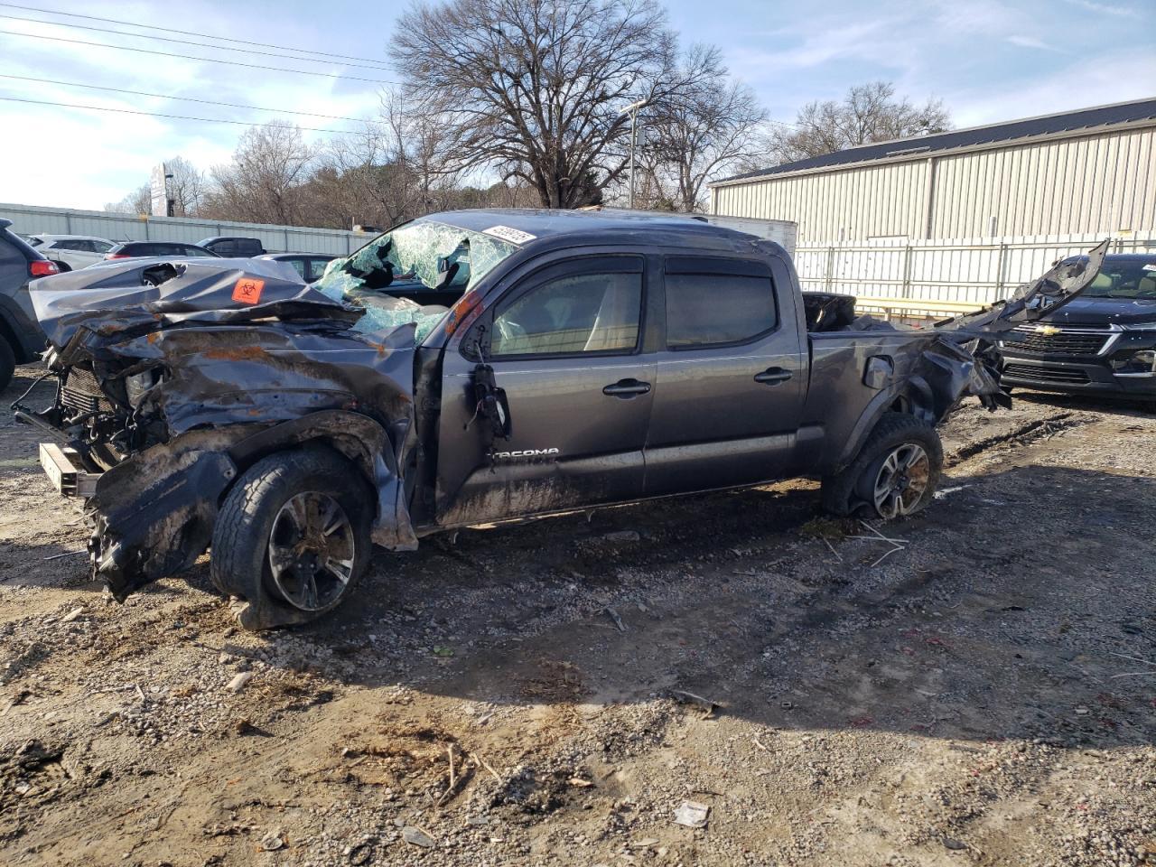 2017 TOYOTA TACOMA DOU