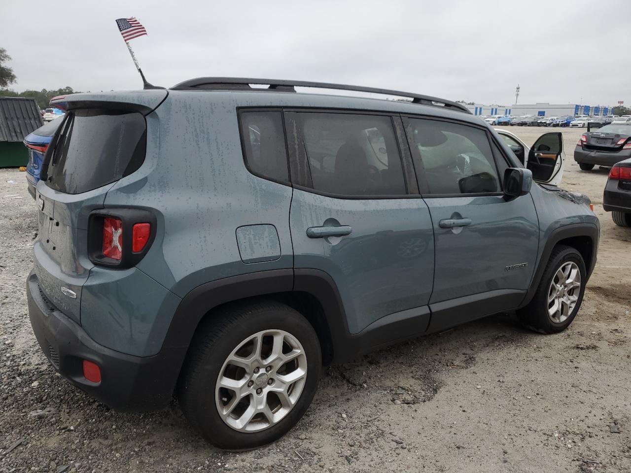 2017 JEEP RENEGADE L - Image 3