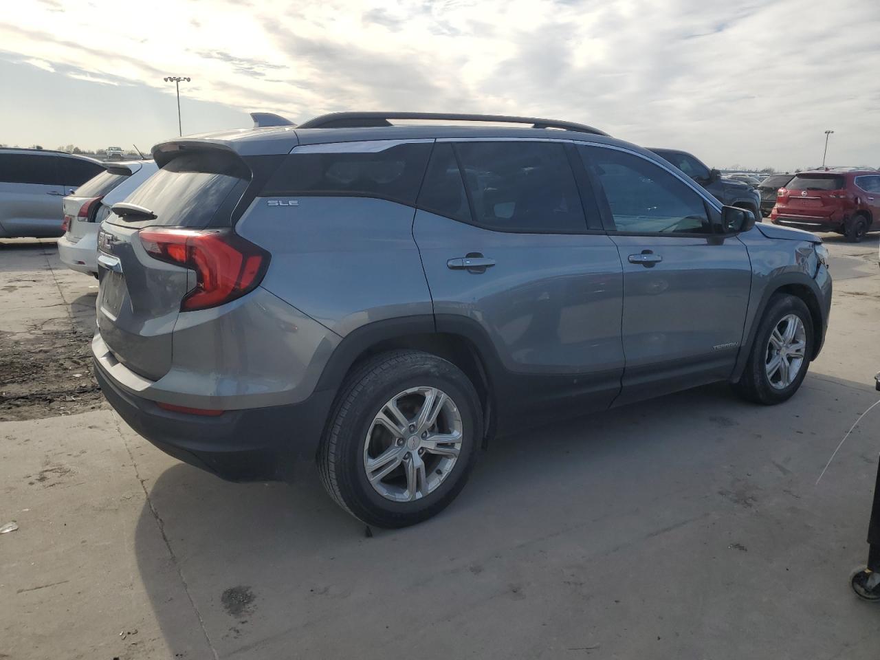 2018 GMC TERRAIN SL - Image 3