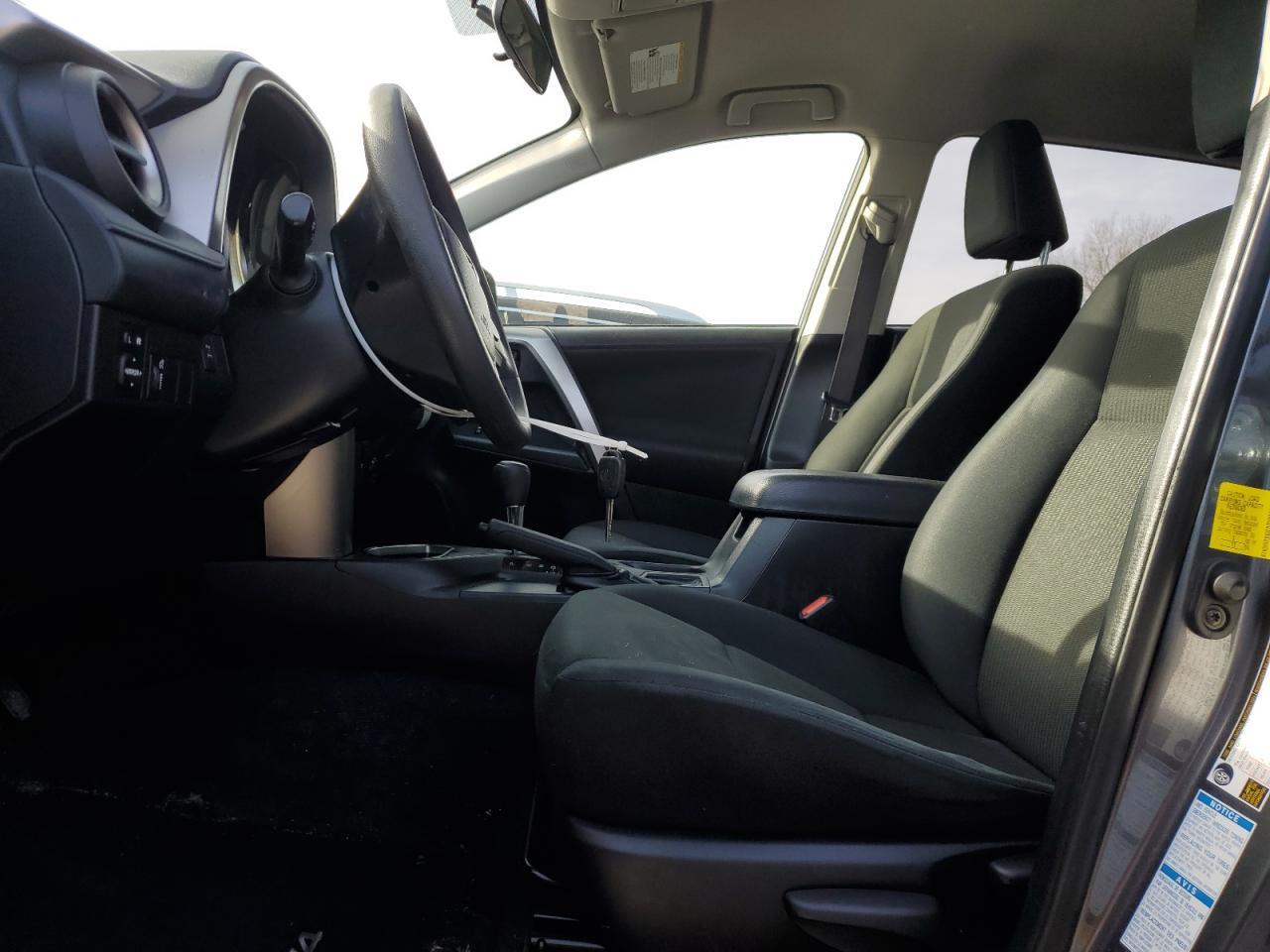 2016 TOYOTA RAV4 LE - Фото 7