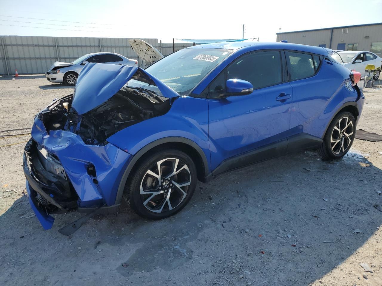 2021 TOYOTA C-HR XLE