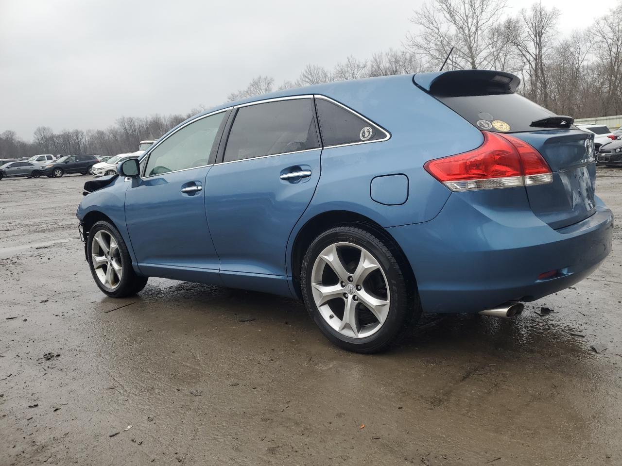 2011 TOYOTA VENZA - Фото 2