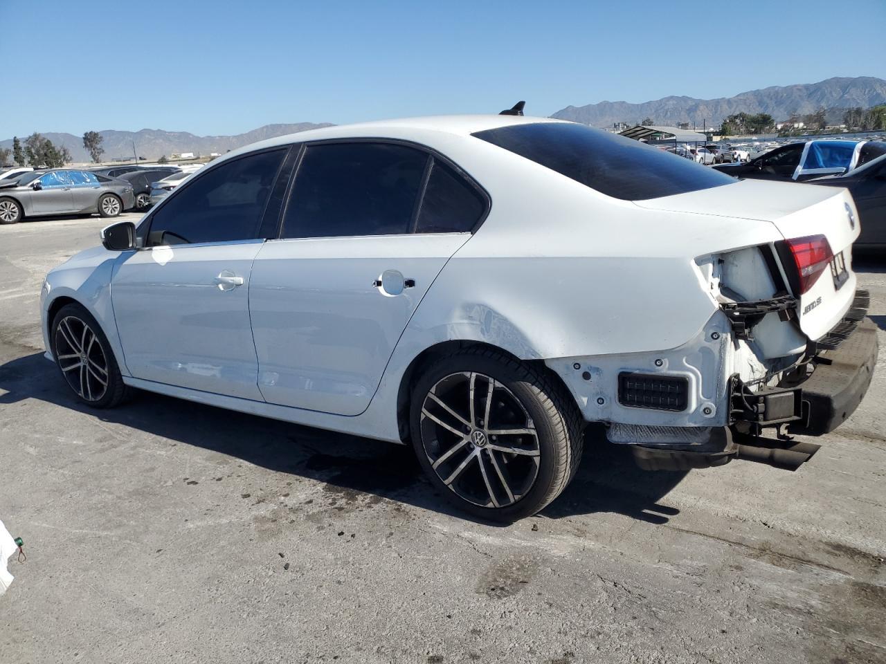 2017 VOLKSWAGEN JETTA SE - Фото 2
