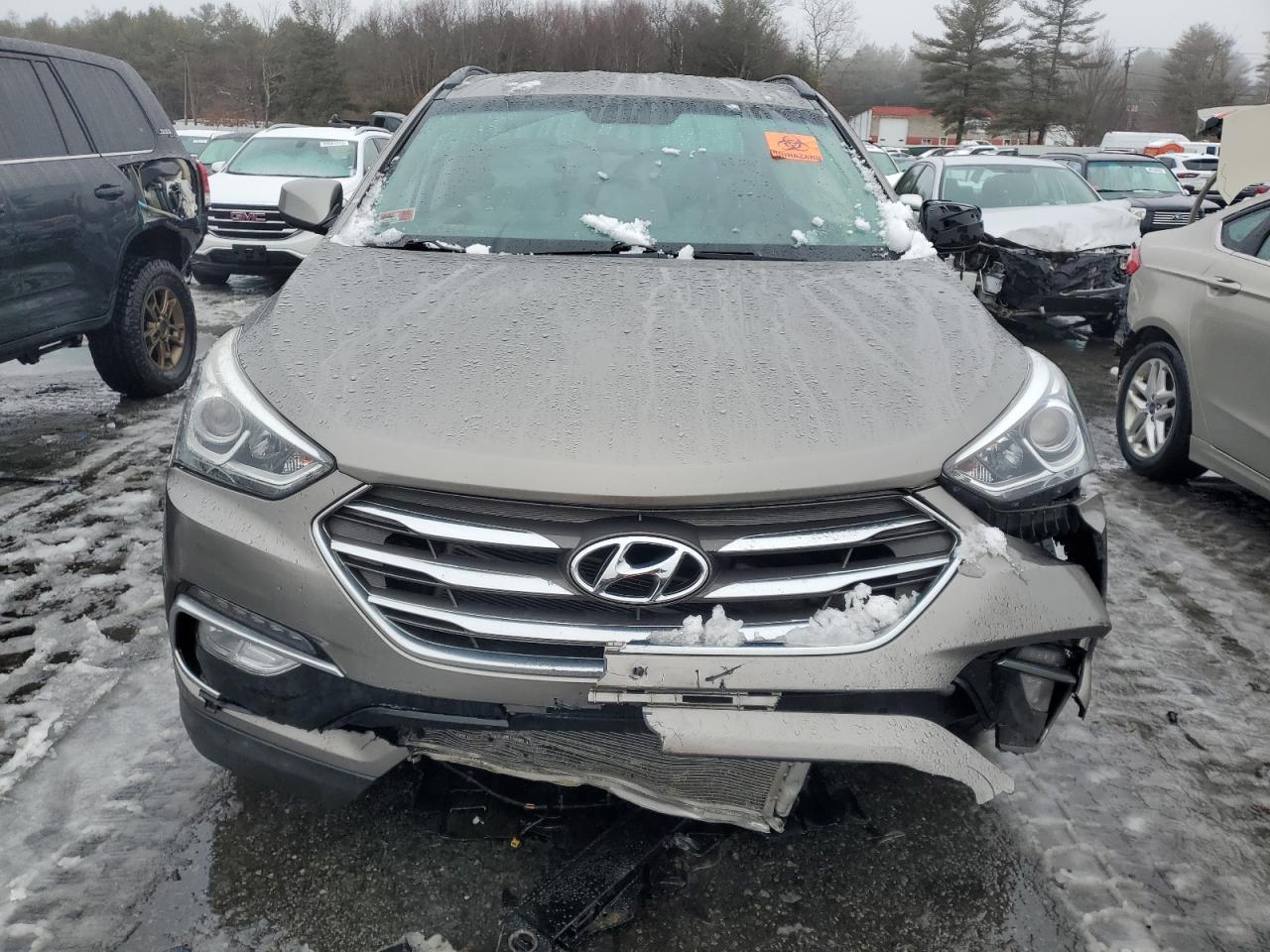 2017 HYUNDAI SANTA FE S - Image 5