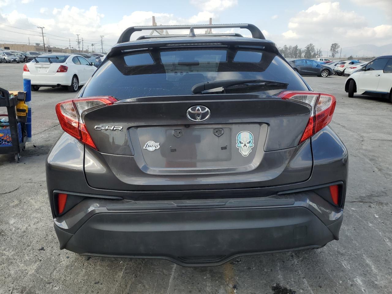 2019 TOYOTA C-HR XLE - Фото 6