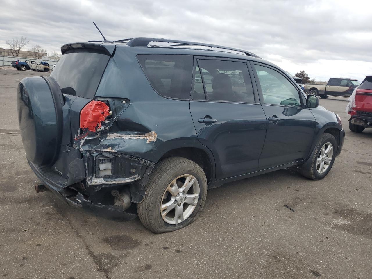 2011 TOYOTA RAV4 - Image 3