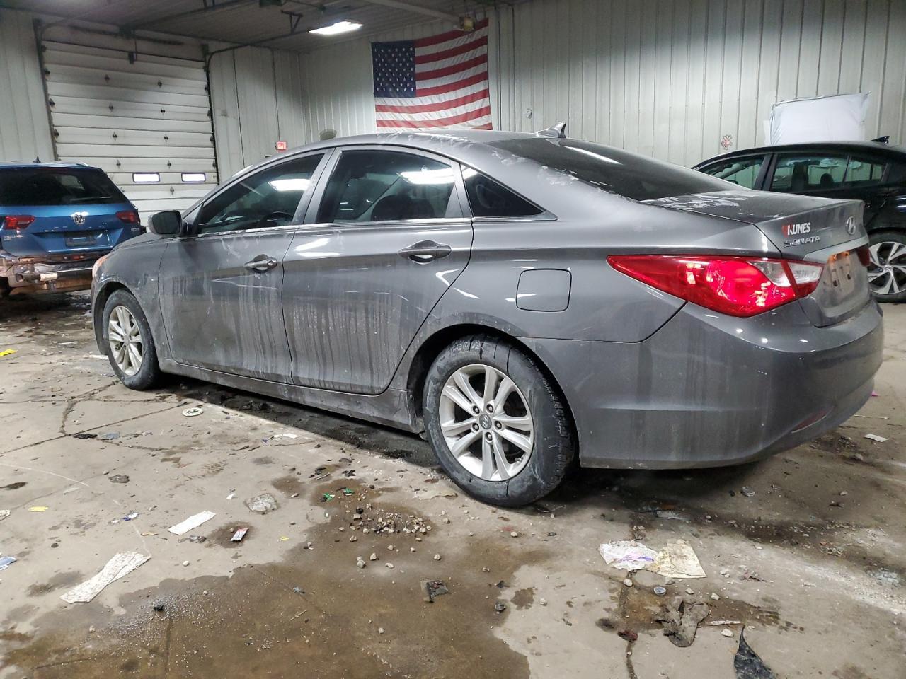 2011 HYUNDAI SONATA GLS - Image 2