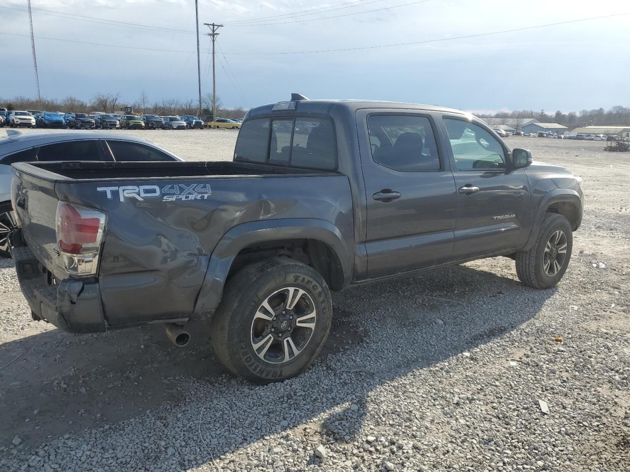 2016 TOYOTA TACOMA DOU - Фото 3