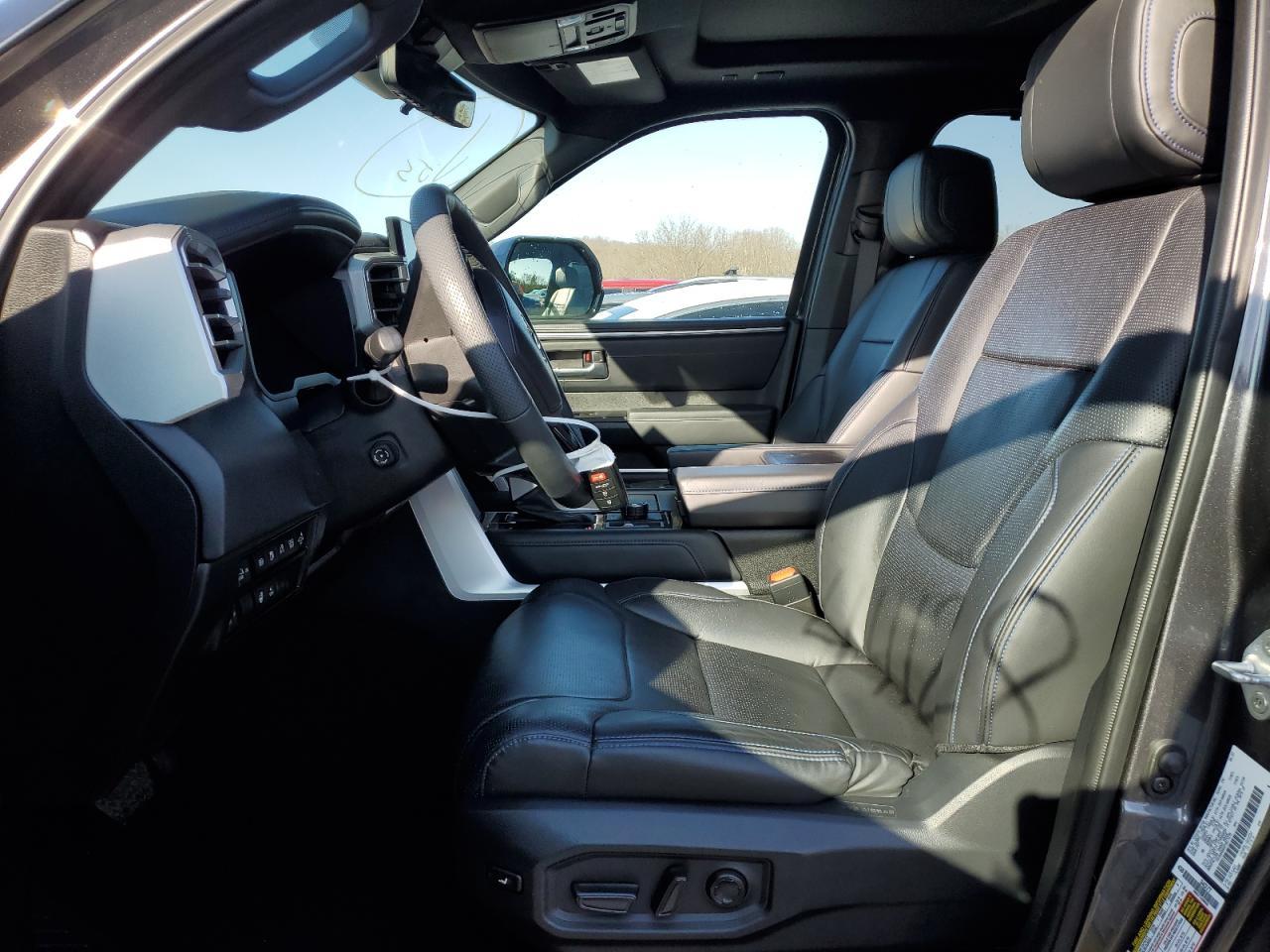 2023 TOYOTA SEQUOIA SR - Фото 7