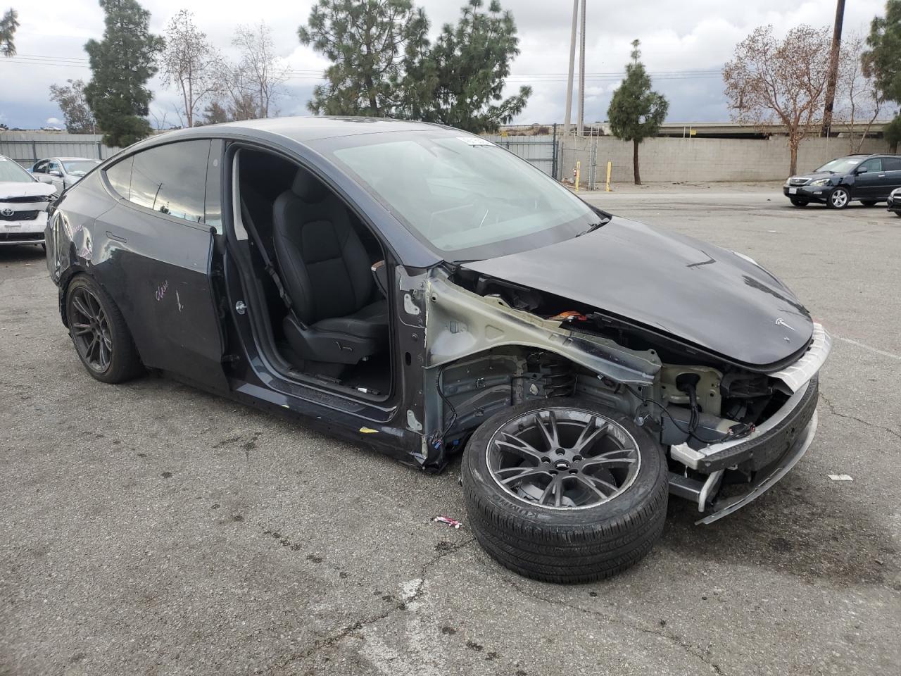 2024 TESLA MODEL Y - Image 4