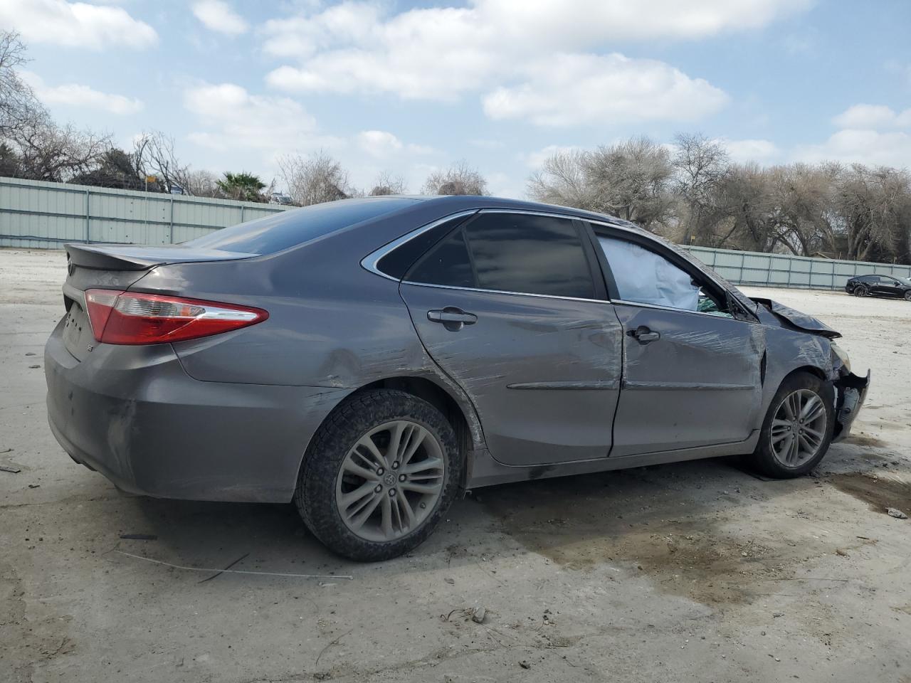 2017 TOYOTA CAMRY LE - Image 3