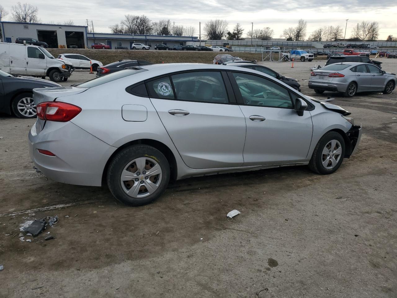 2017 CHEVROLET CRUZE LS - Фото 3
