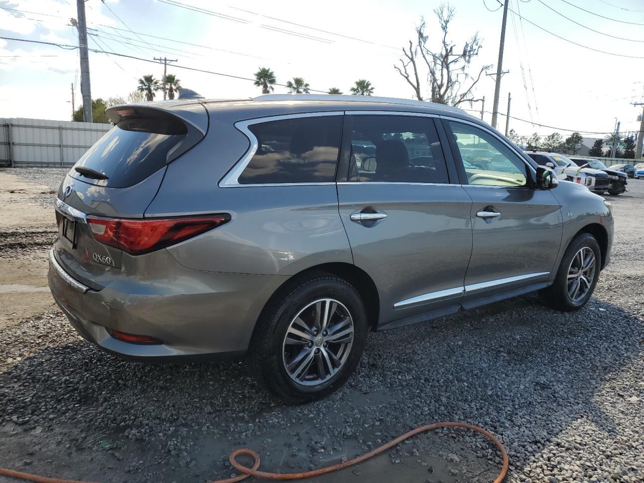 2017 INFINITI QX60 - Фото 3