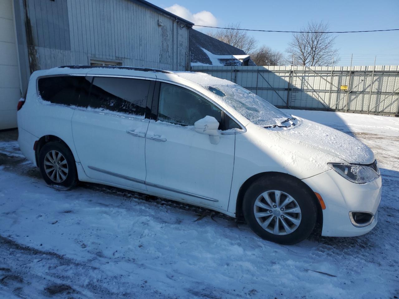 2017 CHRYSLER PACIFICA T - Image 4