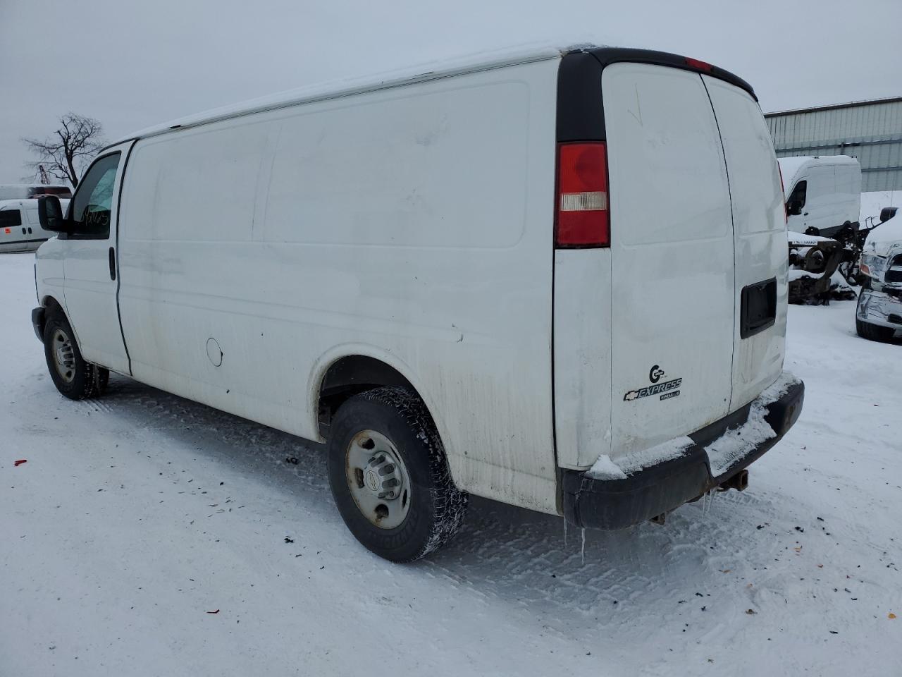2012 CHEVROLET EXPRESS G2 - Фото 2
