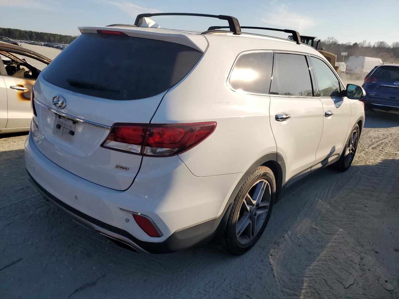 2017 HYUNDAI SANTA FE S - Image 3