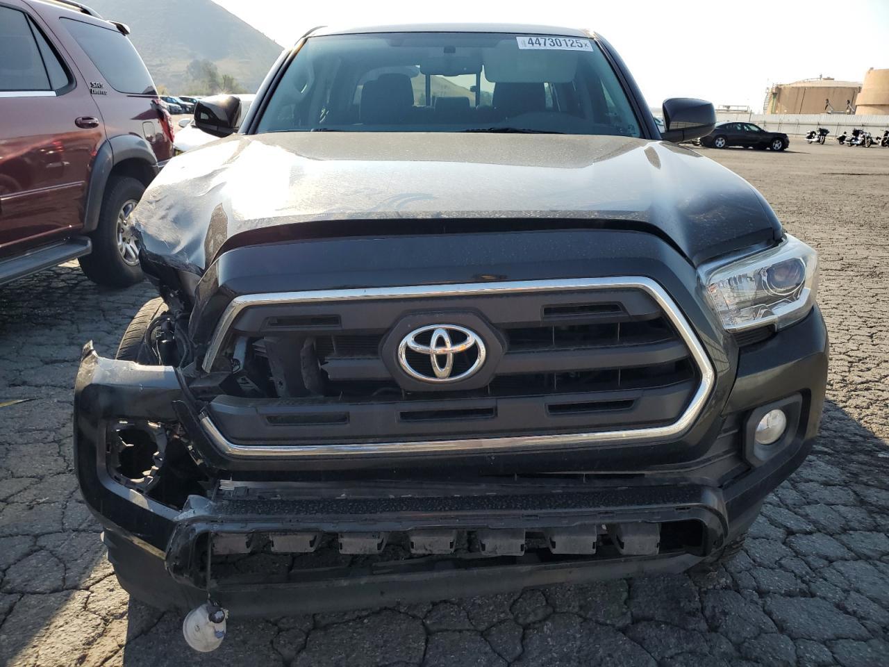 2017 TOYOTA TACOMA DOU - Фото 5