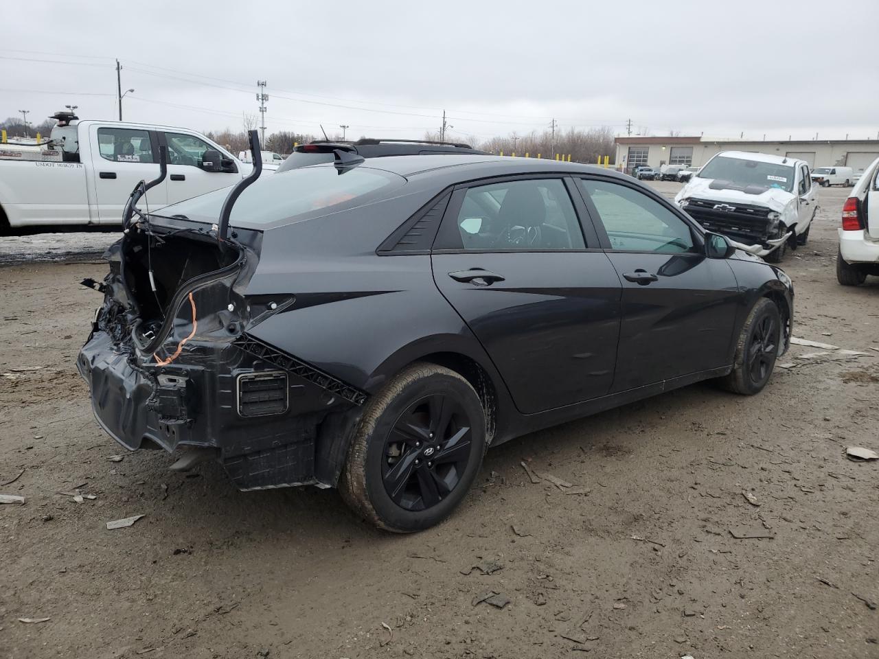 2022 HYUNDAI ELANTRA SE - Фото 3