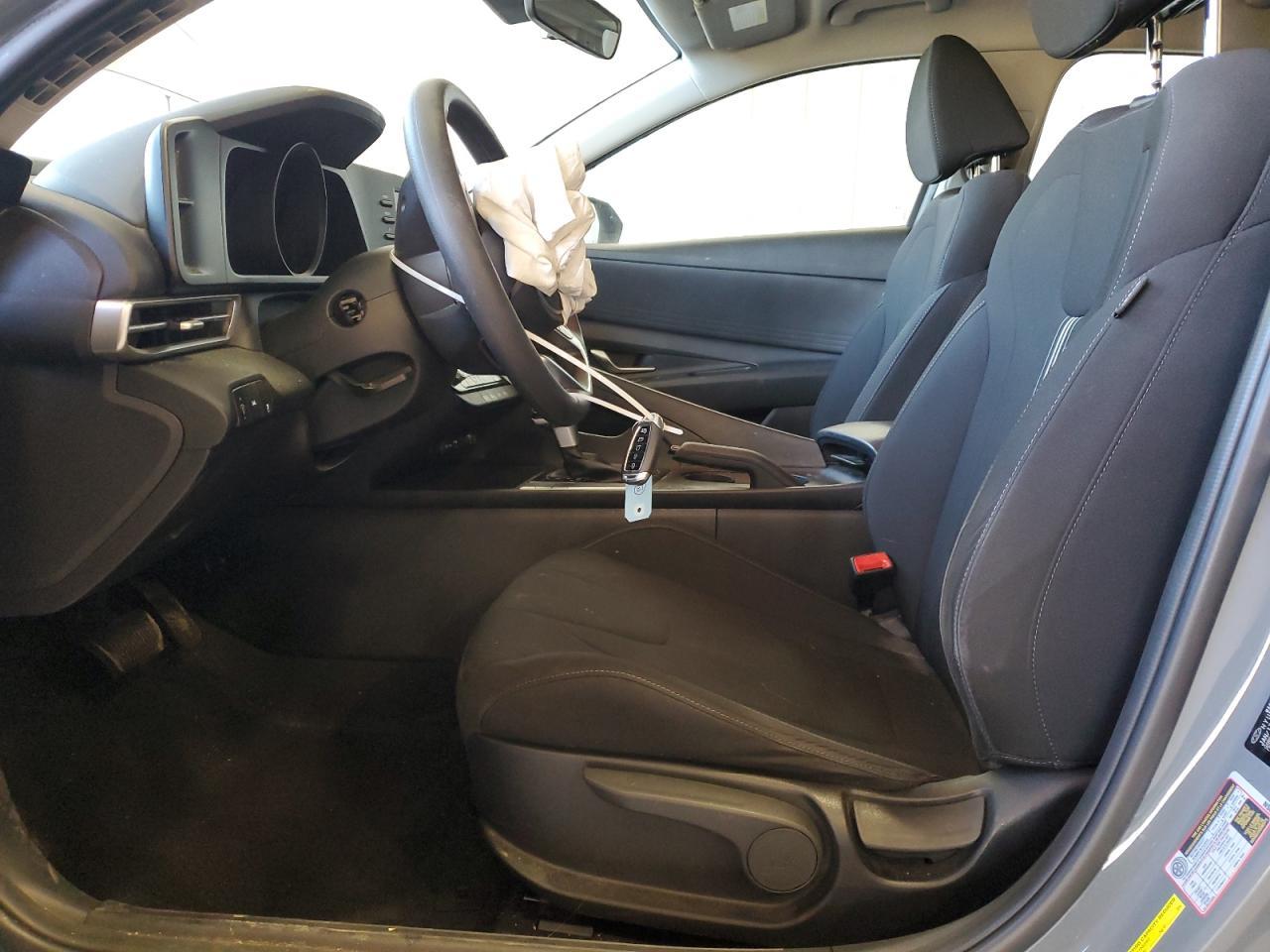 2022 HYUNDAI ELANTRA SE - Image 7