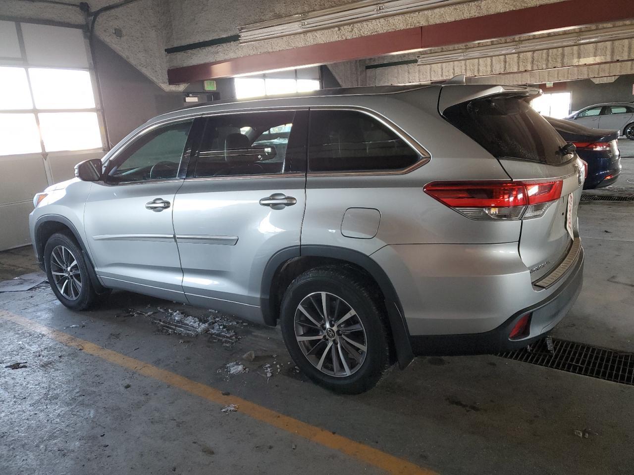 2018 TOYOTA HIGHLANDER - Фото 2