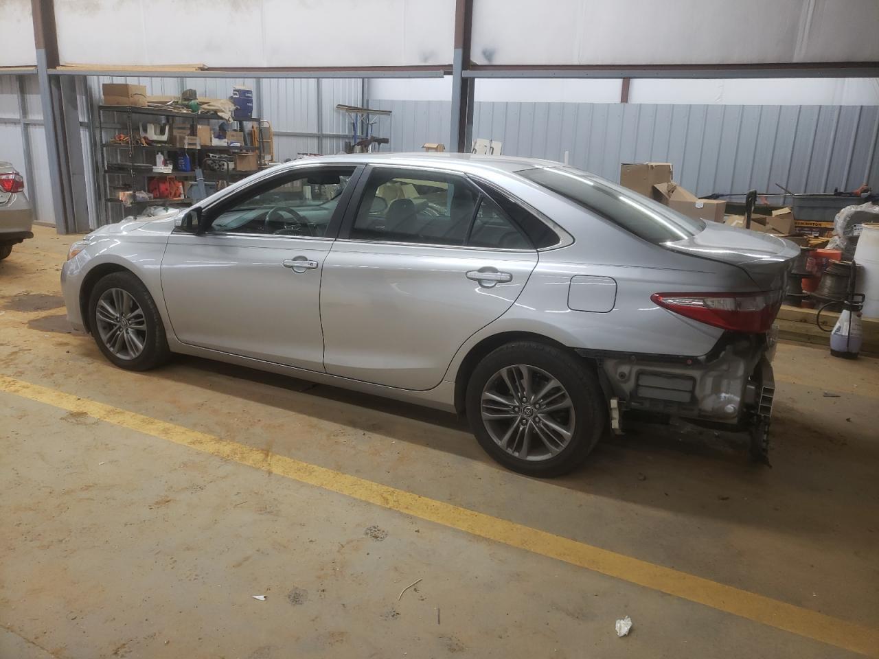2016 TOYOTA CAMRY LE - Image 2