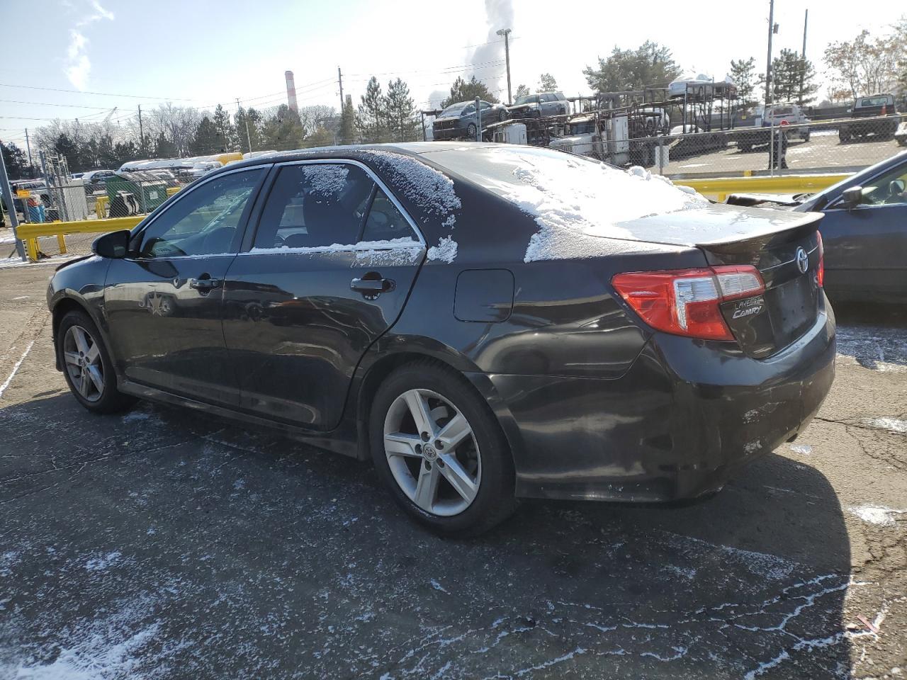 2014 TOYOTA CAMRY L - Фото 2