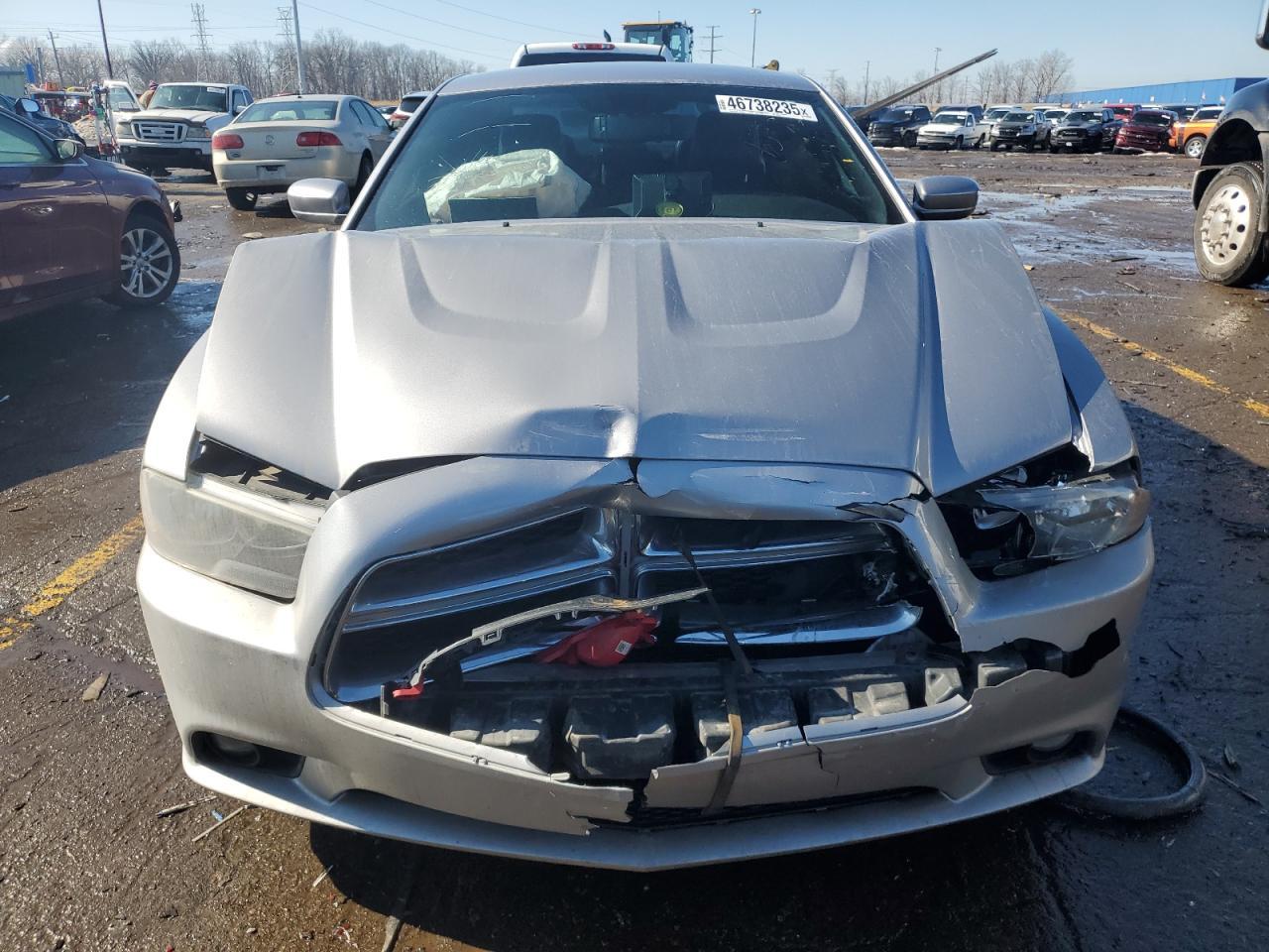 2013 DODGE CHARGER SE - Image 5