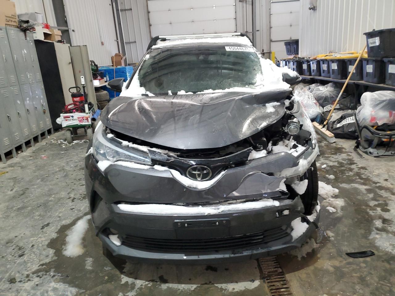 2018 TOYOTA C-HR XLE - Фото 5