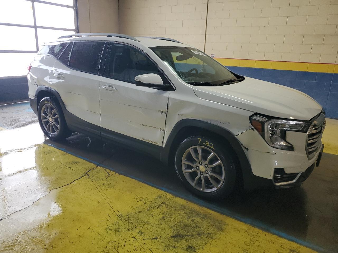 2023 GMC TERRAIN SL - Фото 4