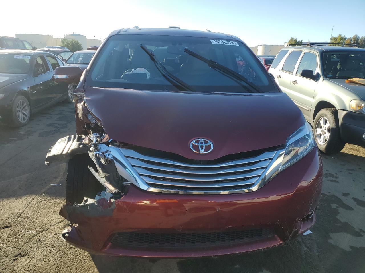 2015 TOYOTA SIENNA XLE - Фото 5