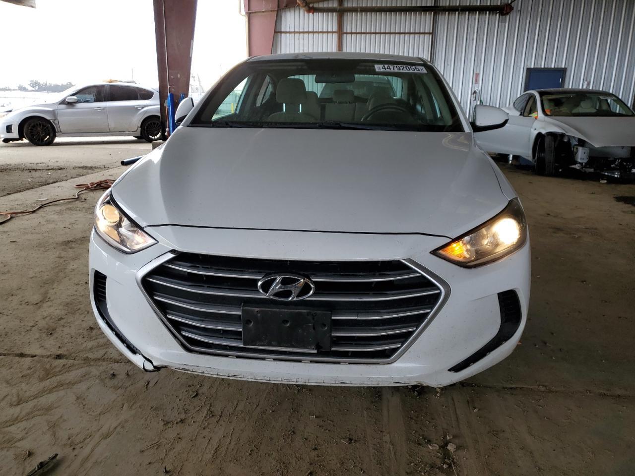 2018 HYUNDAI ELANTRA SE - Фото 5