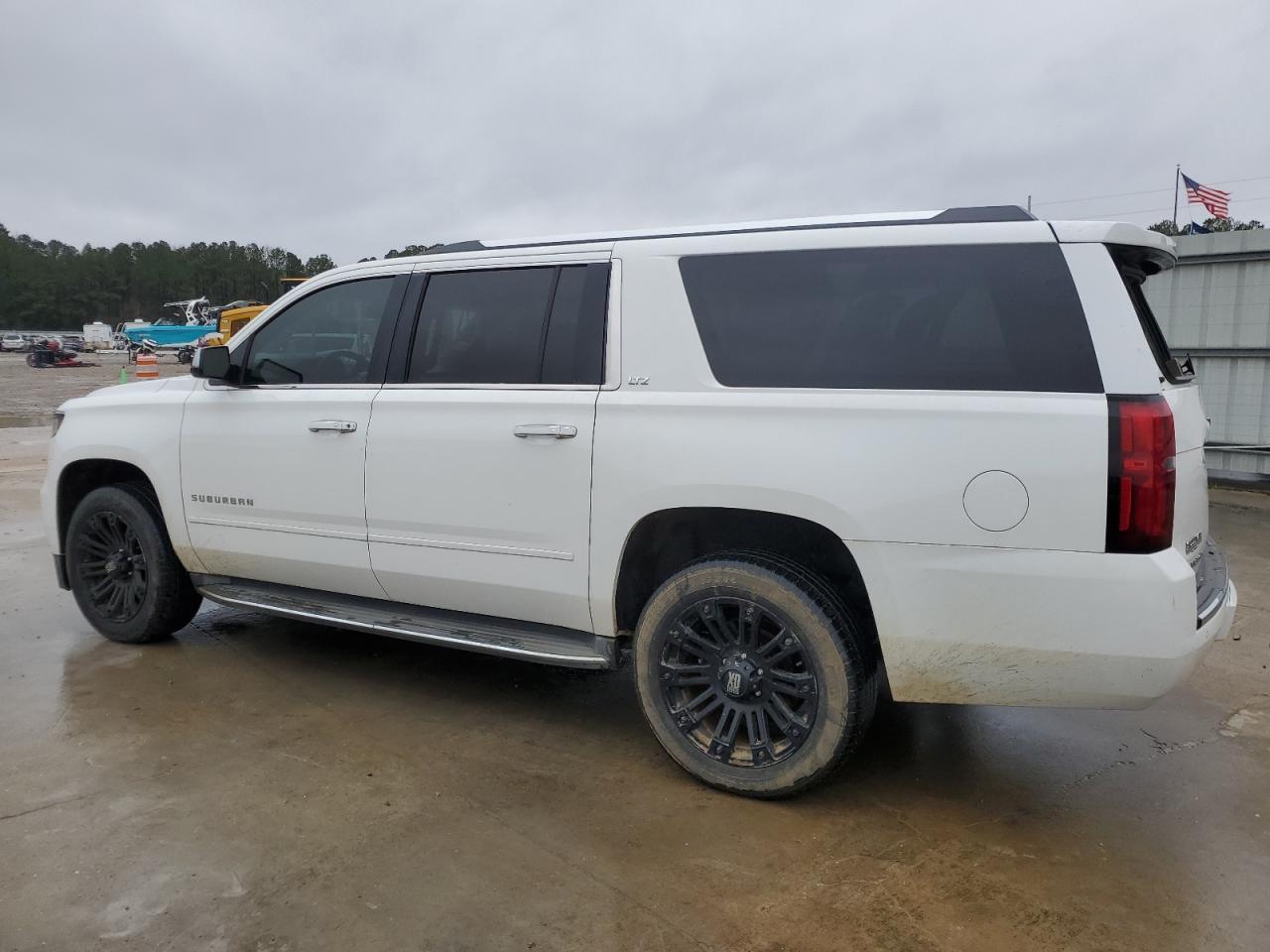 2015 CHEVROLET SUBURBAN C - Фото 2