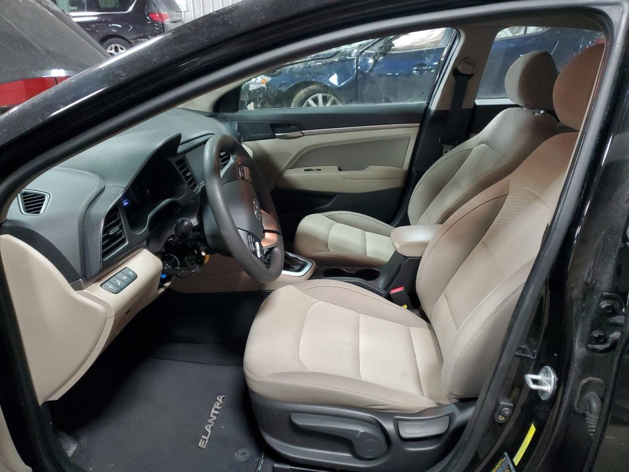 2019 HYUNDAI ELANTRA SE - Фото 7