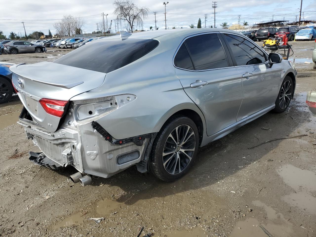 2020 TOYOTA CAMRY SE - Image 3