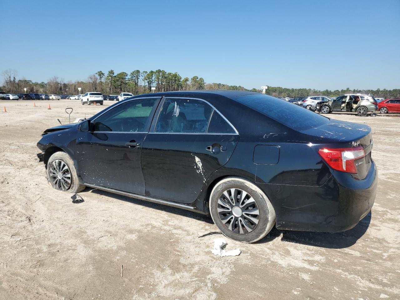 2013 TOYOTA CAMRY L - Фото 2